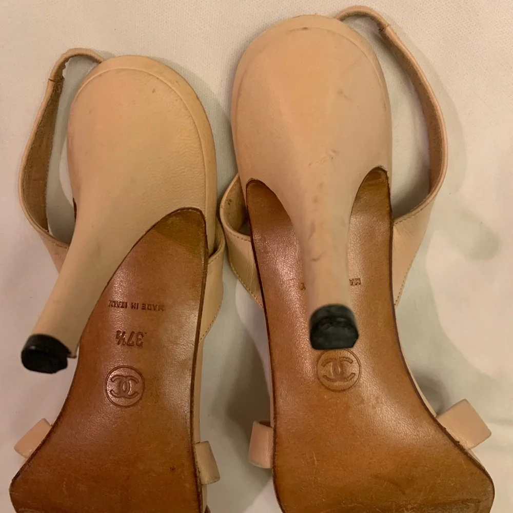 CHANEL lambskin logo sling back sandals - Picture 10 of 16